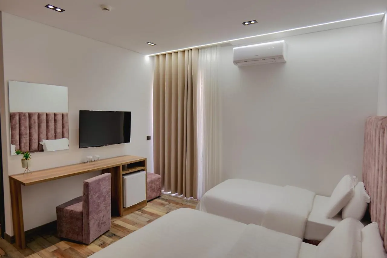 Asi Rooftop Hotel Sarandë