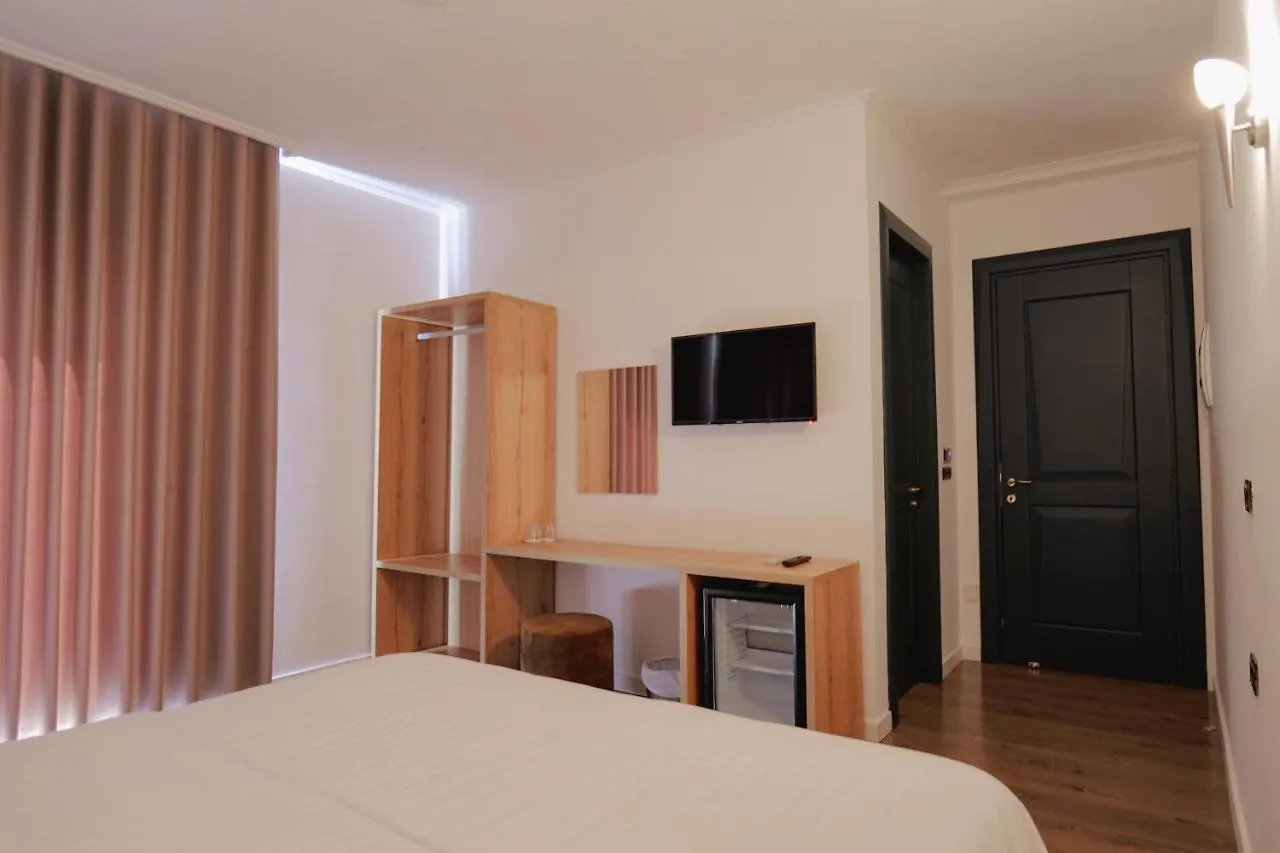 Asi Rooftop Hotel Sarandë