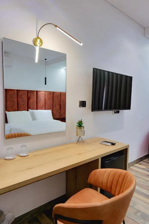 Asi Rooftop Hotel Sarandë