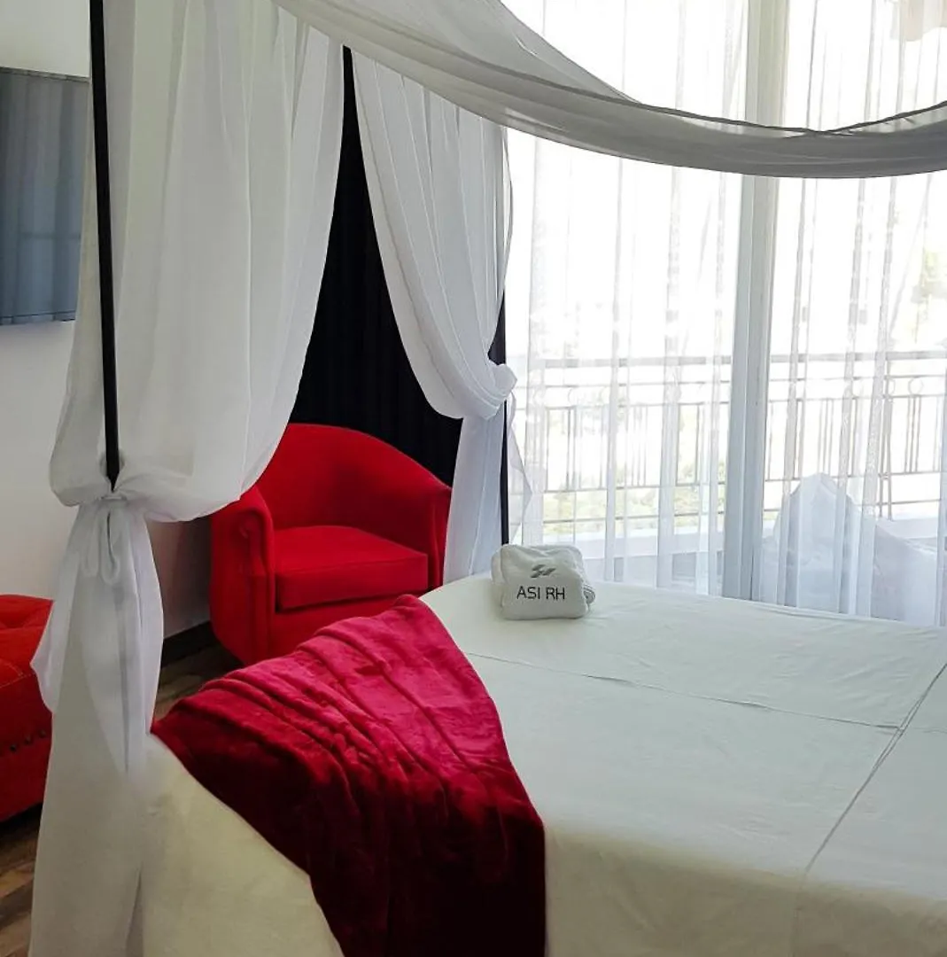 Asi Rooftop Hotel Sarandë 4*,
