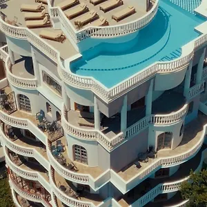Monte Cristo - Rooftop Pool Sarandë